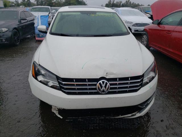 Photo 5 from auction – 2015 VOLKSWAGEN PASSAT SE with VIN 1VWBV7A30FC049747