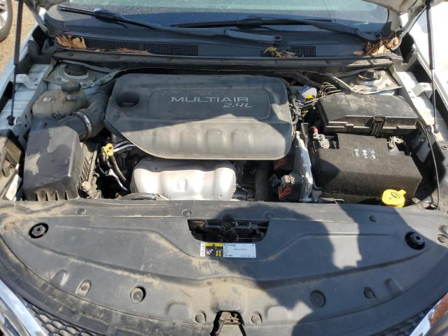 Photo 11 from auction – 2015 CHRYSLER 200 LIMITE with VIN 1C3CCCAB1FN590828