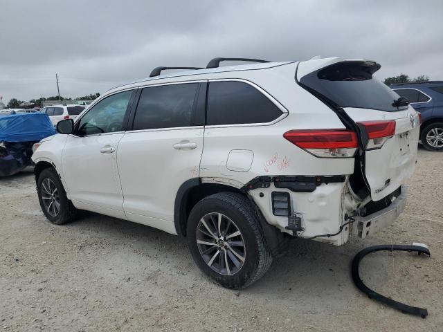 Photo 2 from auction – 2017 TOYOTA HIGHLANDER with VIN 5TDKZRFH0HS516903