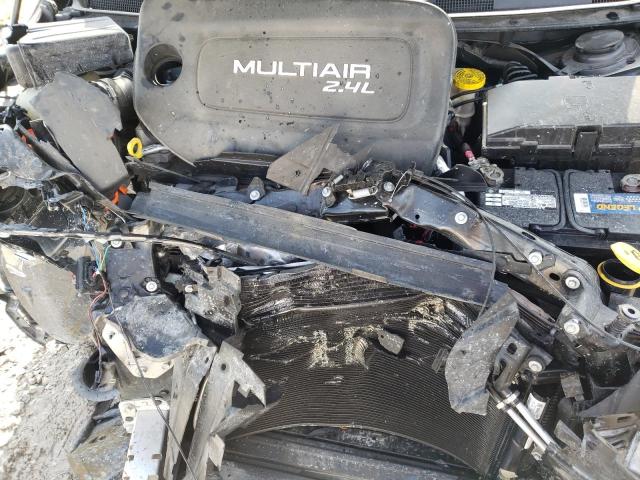 Photo 11 from auction – 2015 CHRYSLER 200 LIMITE with VIN 1C3CCCAB6FN671694