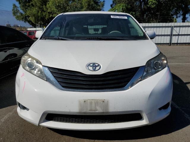 Photo 5 from auction – 2013 TOYOTA SIENNA LE with VIN 5TDKK3DC7DS401928