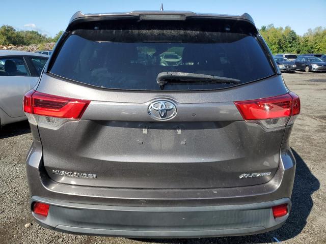 Photo 6 from auction – 2018 TOYOTA HIGHLANDER with VIN 5TDJZRFH2JS830666