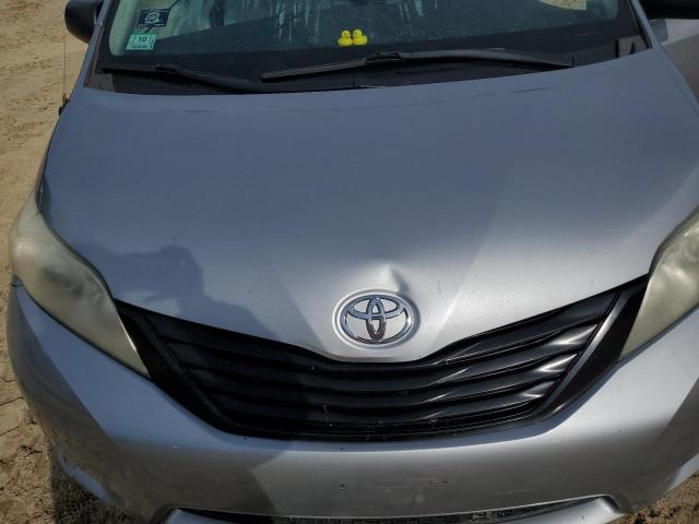 Снимка 12 от търг – 2011 TOYOTA SIENNA с VIN 5TDZK3DC2BS128697