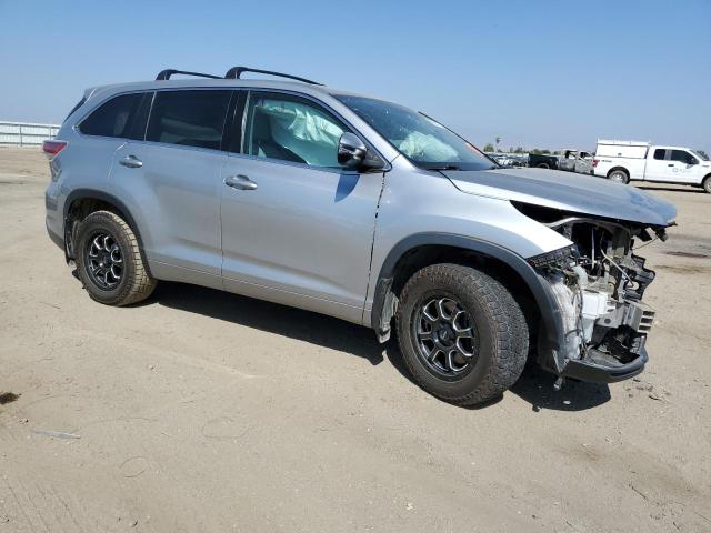 Photo 4 from auction – 2016 TOYOTA HIGHLANDER with VIN 5TDBKRFH2GS314258