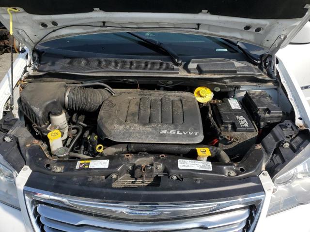 Photo 12 from auction – 2016 CHRYSLER TOWN & COU with VIN 2C4RC1BG9GR165284