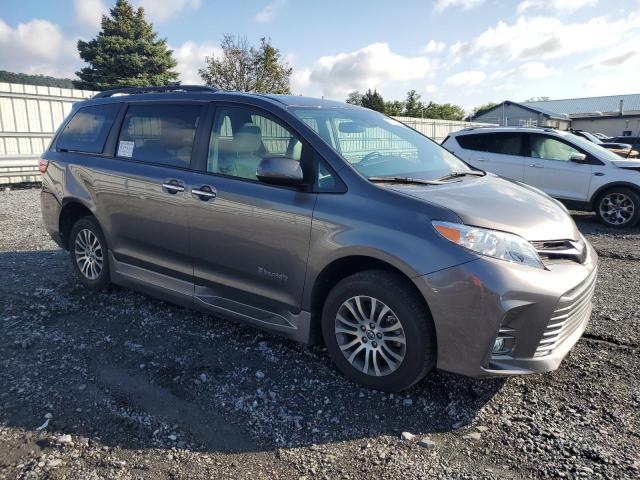 Photo 4 from auction – 2020 TOYOTA SIENNA XLE with VIN 5TDYZ3DC7LS044951