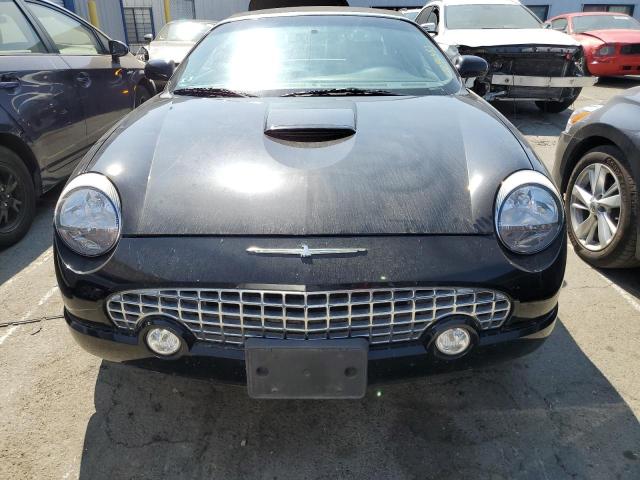 Photo 5 from auction – 2005 FORD THUNDERBIR with VIN 1FAHP60A35Y106662