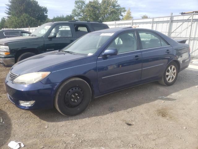 TOYOTA CAMRY LE 2005 with VIN 4T1BF30K45U086399 - Photo from auction