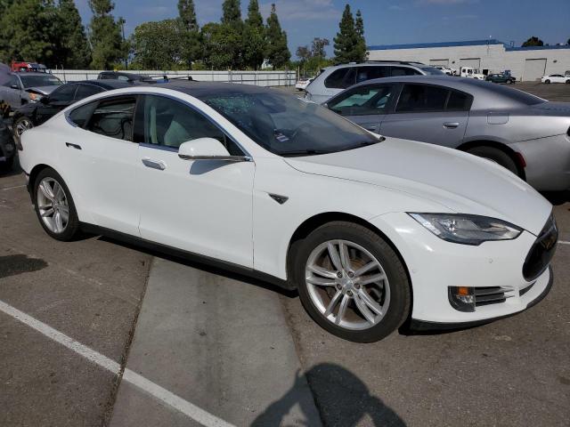 Снимка 4 от търг – 2014 TESLA MODEL S с VIN 5YJSA1H19EFP50482