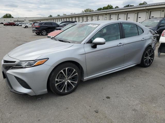 TOYOTA CAMRY SE 2020 with VIN 4T1G11AK2LU987162 - Photo from auction