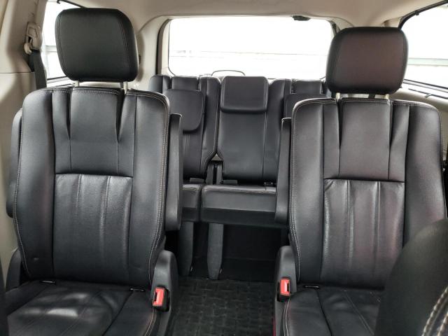 Photo 10 from auction – 2015 CHRYSLER TOWN & COU with VIN 2C4RC1BG4FR727882