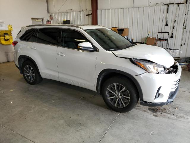 Photo 4 from auction – 2017 TOYOTA HIGHLANDER with VIN 5TDJZRFHXHS403505