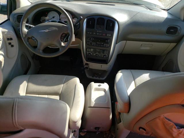 Photo 8 from auction – 2005 CHRYSLER TOWN & COU with VIN 2C4GP54L35R277699