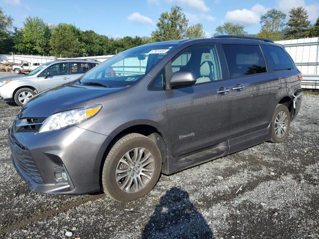 TOYOTA SIENNA XLE 2020 with VIN 5TDYZ3DC7LS044951 - Photo from auction