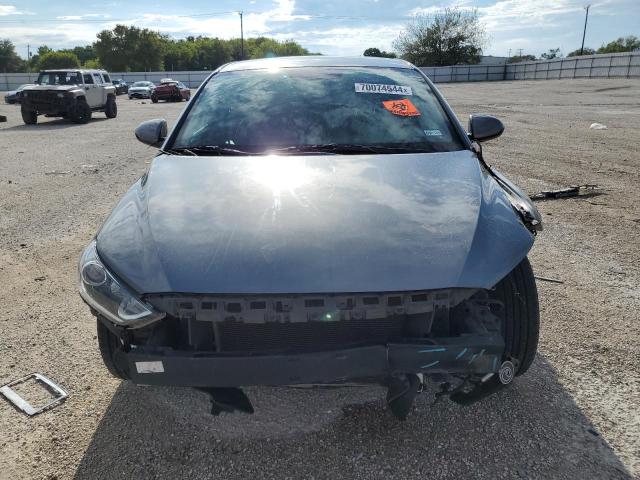 Photo 5 from auction – 2018 HYUNDAI ELANTRA SE with VIN 5NPD84LF1JH257657