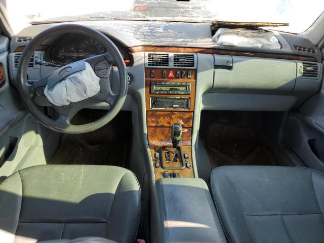 Photo 8 from auction – 2002 MERCEDES-BENZ E 320 4MAT with VIN WDBJF82J42X077731