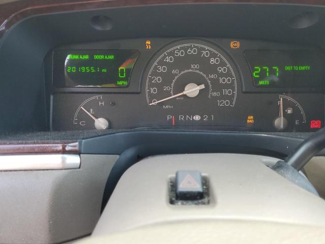 Photo 9 from auction – 2004 LINCOLN TOWN CAR E with VIN 1LNHM81W14Y660723