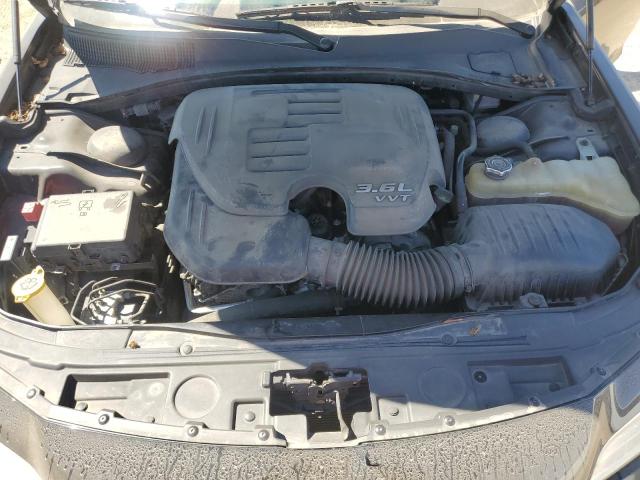 Photo 11 from auction – 2016 CHRYSLER 300C with VIN 2C3CCAKG2GH164431