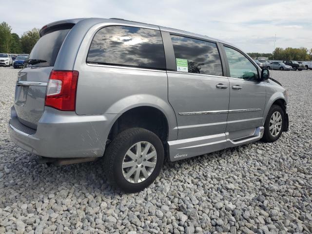 Photo 3 from auction – 2015 CHRYSLER TOWN & COU with VIN 2C4RC1BG5FR609694