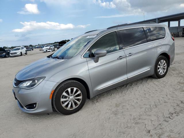 CHRYSLER PACIFICA T 2017 with VIN 2C4RC1BG8HR532807 - Photo from auction