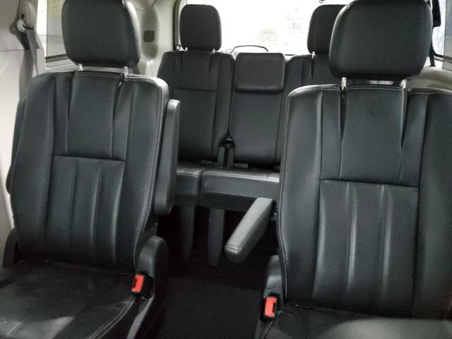Photo 10 from auction – 2016 CHRYSLER TOWN & COU with VIN 2C4RC1BG5GR148921