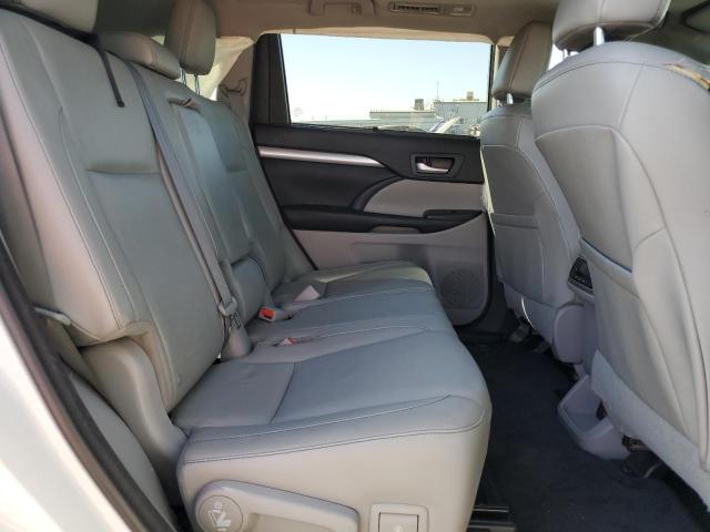 Photo 11 from auction – 2016 TOYOTA HIGHLANDER with VIN 5TDKKRFH6GS174246