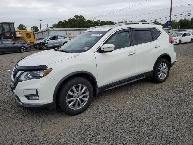 NISSAN ROGUE SV 2017 with VIN 5N1AT2MVXHC751402 - Photo from auction