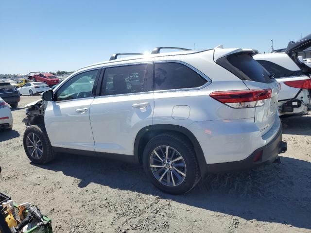 Photo 2 from auction – 2019 TOYOTA HIGHLANDER with VIN 5TDJZRFH0KS615935