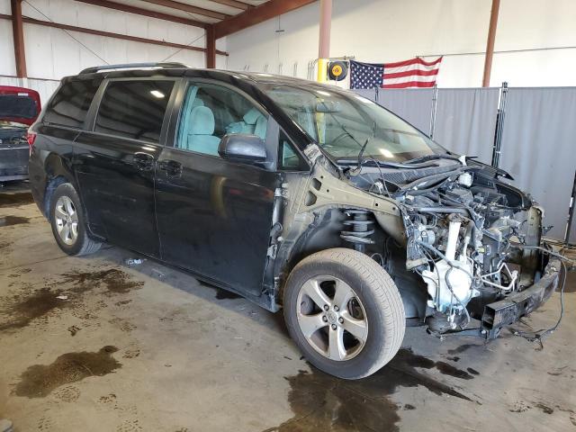 Photo 4 from auction – 2016 TOYOTA SIENNA LE with VIN 5TDKK3DC2GS762116