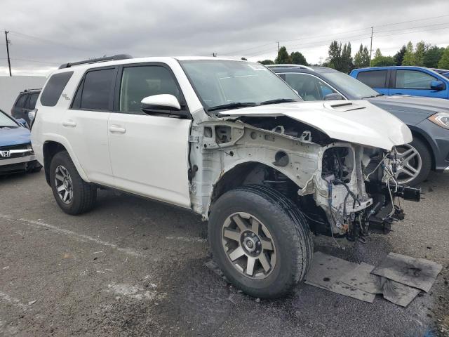 Photo 4 from auction – 2019 TOYOTA 4RUNNER SR with VIN JTEBU5JR2K5669167