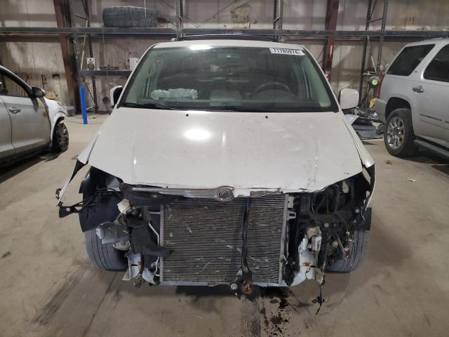 Photo 5 from auction – 2008 CHRYSLER TOWN & COU with VIN 2A8HR54P88R643655