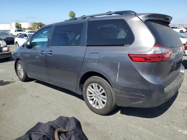 Photo 2 from auction – 2017 TOYOTA SIENNA XLE with VIN 5TDYZ3DC8HS866780