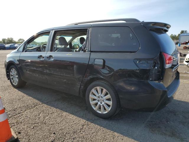 Photo 2 from auction – 2013 TOYOTA SIENNA XLE with VIN 5TDDK3DC6DS070753