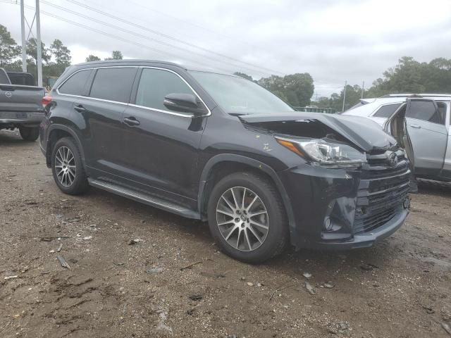 Foto 4 de la subasta – 2018 TOYOTA HIGHLANDER con VIN 5TDKZRFH7JS539018