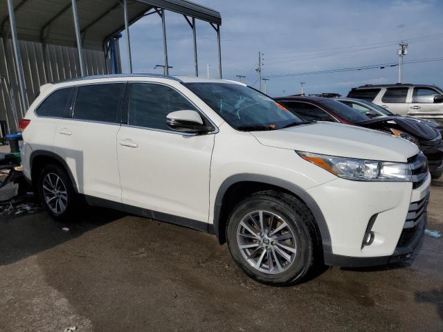 Photo 4 from auction – 2019 TOYOTA HIGHLANDER with VIN 5TDJZRFH4KS609197