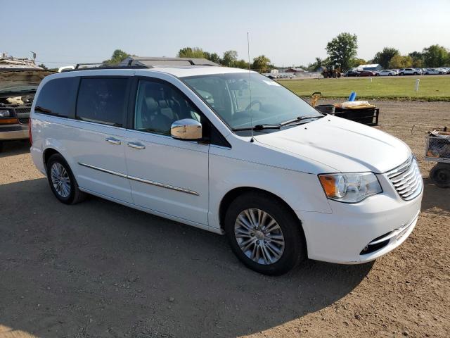 Photo 4 from auction – 2016 CHRYSLER TOWN & COU with VIN 2C4RC1CG2GR133047