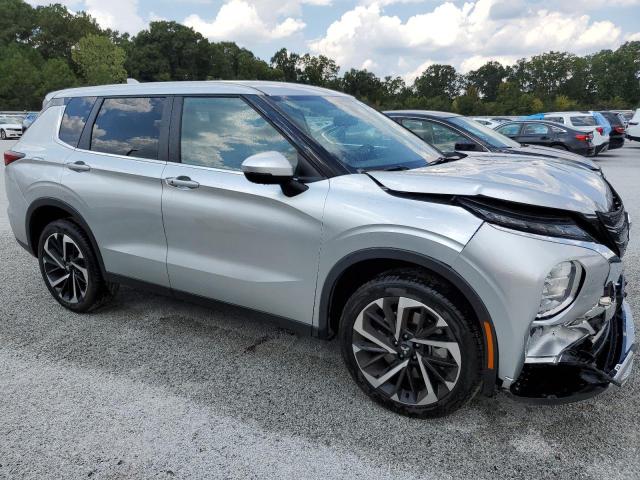 Photo 4 from auction – 2024 MITSUBISHI OUTLANDER with VIN JA4J3VA89RZ050153