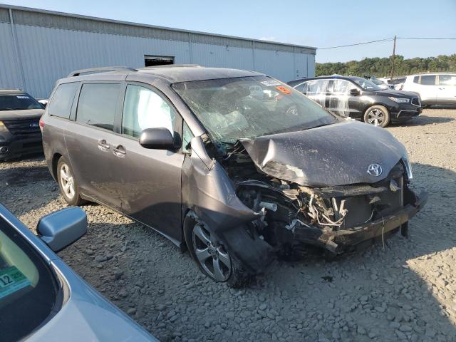 Photo 4 from auction – 2014 TOYOTA SIENNA LE with VIN 5TDKK3DC1ES412991