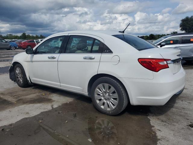 Photo 2 from auction – 2013 CHRYSLER 200 LX with VIN 1C3CCBAG0DN737496