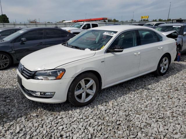 VOLKSWAGEN PASSAT S 2015 with VIN 1VWAS7A32FC111069 - Photo from auction