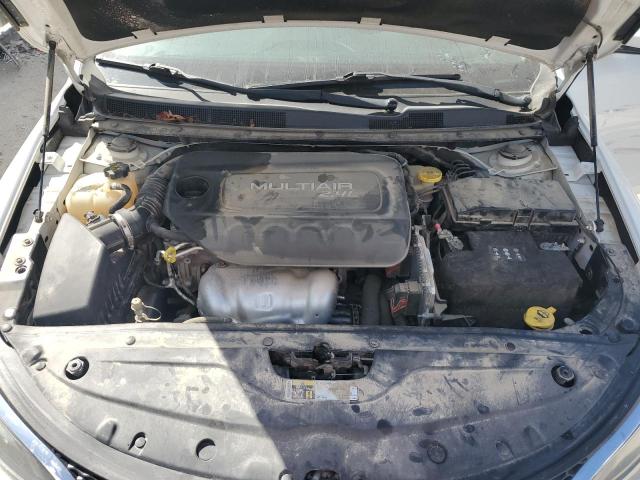 Foto 11 de la subasta – 2015 CHRYSLER 200 LIMITE con VIN 1C3CCCABXFN635135
