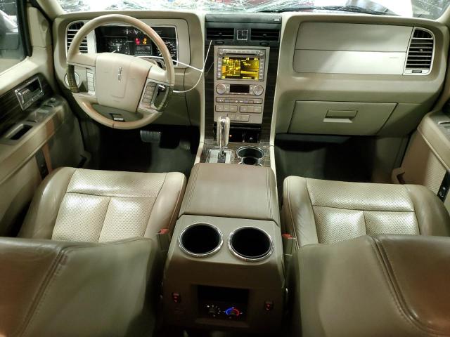 Photo 8 from auction – 2010 LINCOLN NAVIGATOR with VIN 5LMJJ2J54AEJ03541