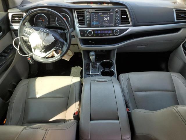 Photo 8 from auction – 2018 TOYOTA HIGHLANDER with VIN 5TDKZRFH4JS539493