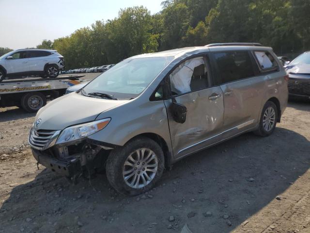 Photo 1 from auction – 2017 TOYOTA SIENNA XLE with VIN 5TDYZ3DC0HS857684