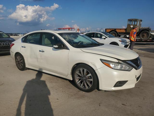 Photo 4 from auction – 2017 NISSAN ALTIMA 2.5 with VIN 1N4AL3AP2HC477084