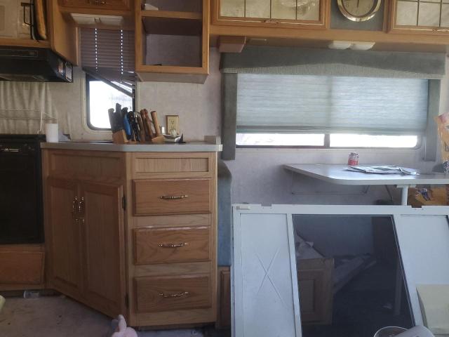 Photo 6 from auction – 1995 WINNEBAGO TRAILER with VIN 1GBKP37N6S3312546