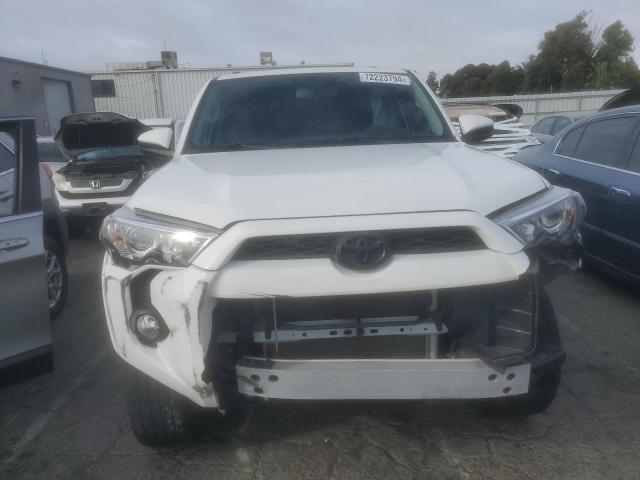 Photo 5 from auction – 2019 TOYOTA 4RUNNER SR with VIN JTEBU5JR1K5720223