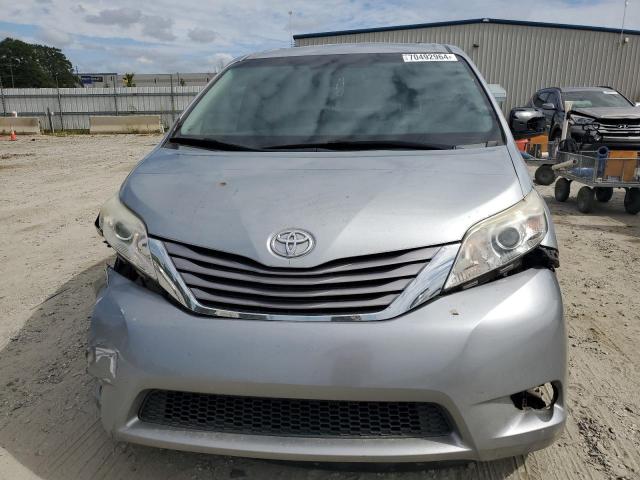 Photo 5 from auction – 2015 TOYOTA SIENNA 4X4 with VIN 5TDYK3DCXFS620122