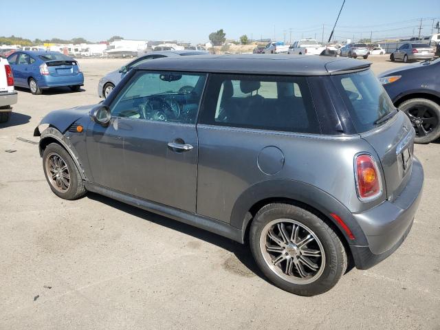 Photo 2 from auction – 2010 MINI COOPER with VIN WMWMF3C58ATZ61581