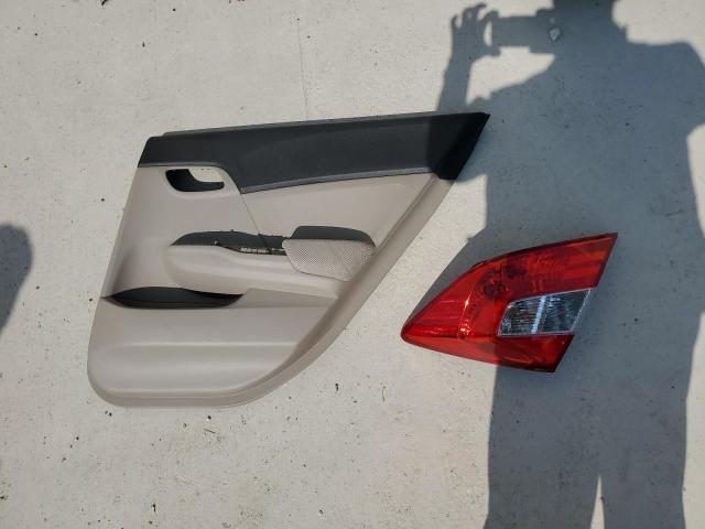 Photo 12 from auction – 2012 HONDA CIVIC LX with VIN 19XFB2F5XCE104901
